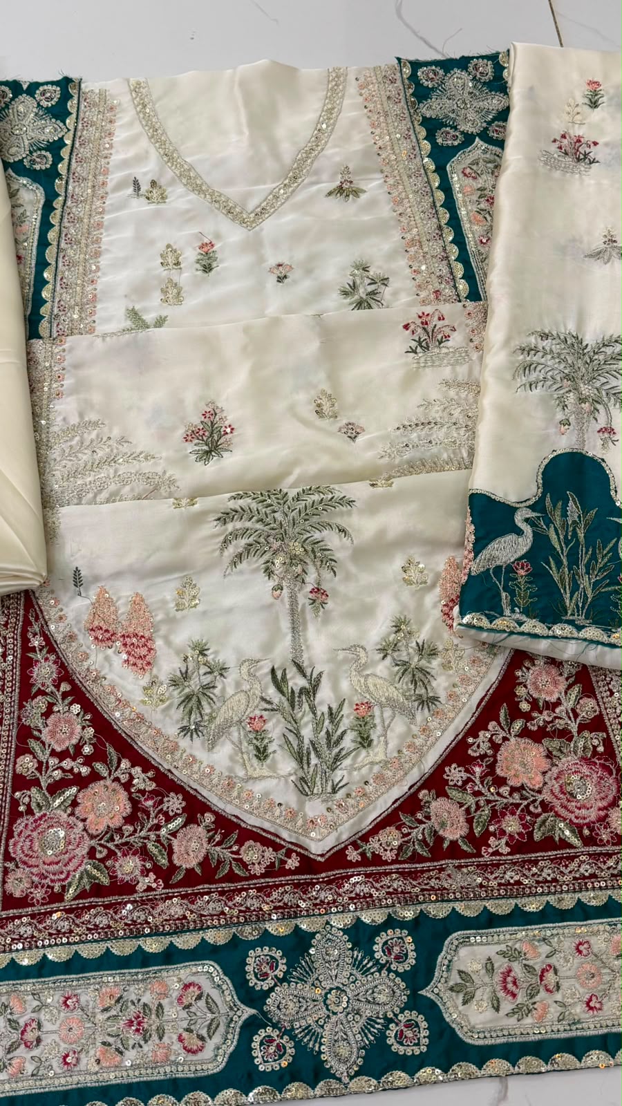 ETHNIC HEAVY EMBROIDERED 2PC KAFTAN