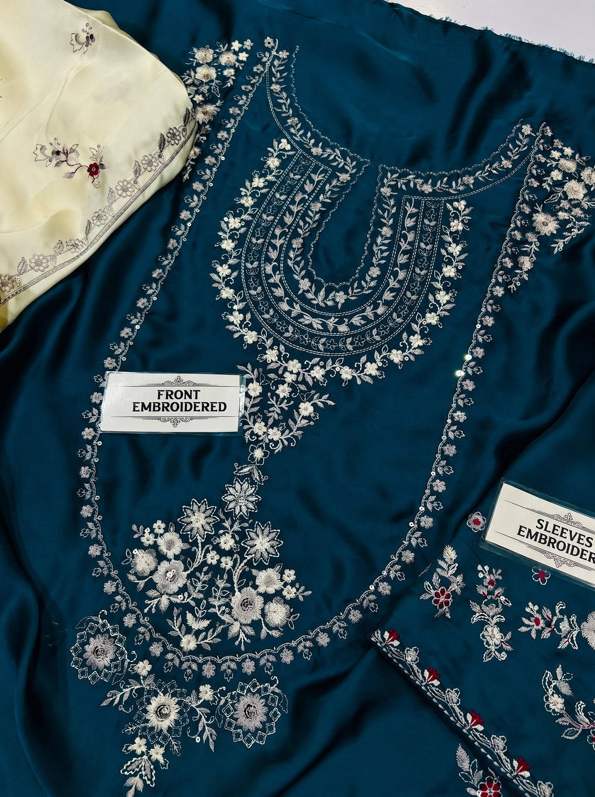 URGE SILK EMBROIDERED 2PC