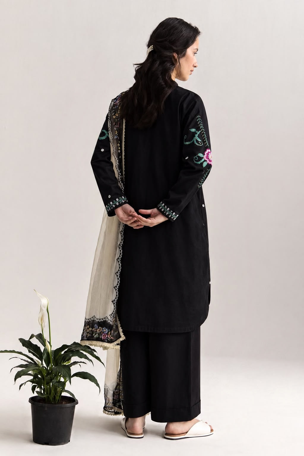 DHANAK EMBROIDERED UNSTITCH 3PC SUIT