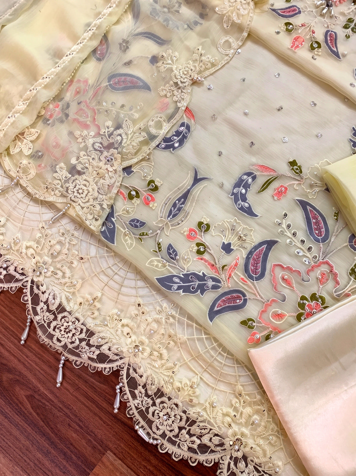 CHIFFON HEAVY EMBROIDERED UNSTITCHED 3PC SUIT
